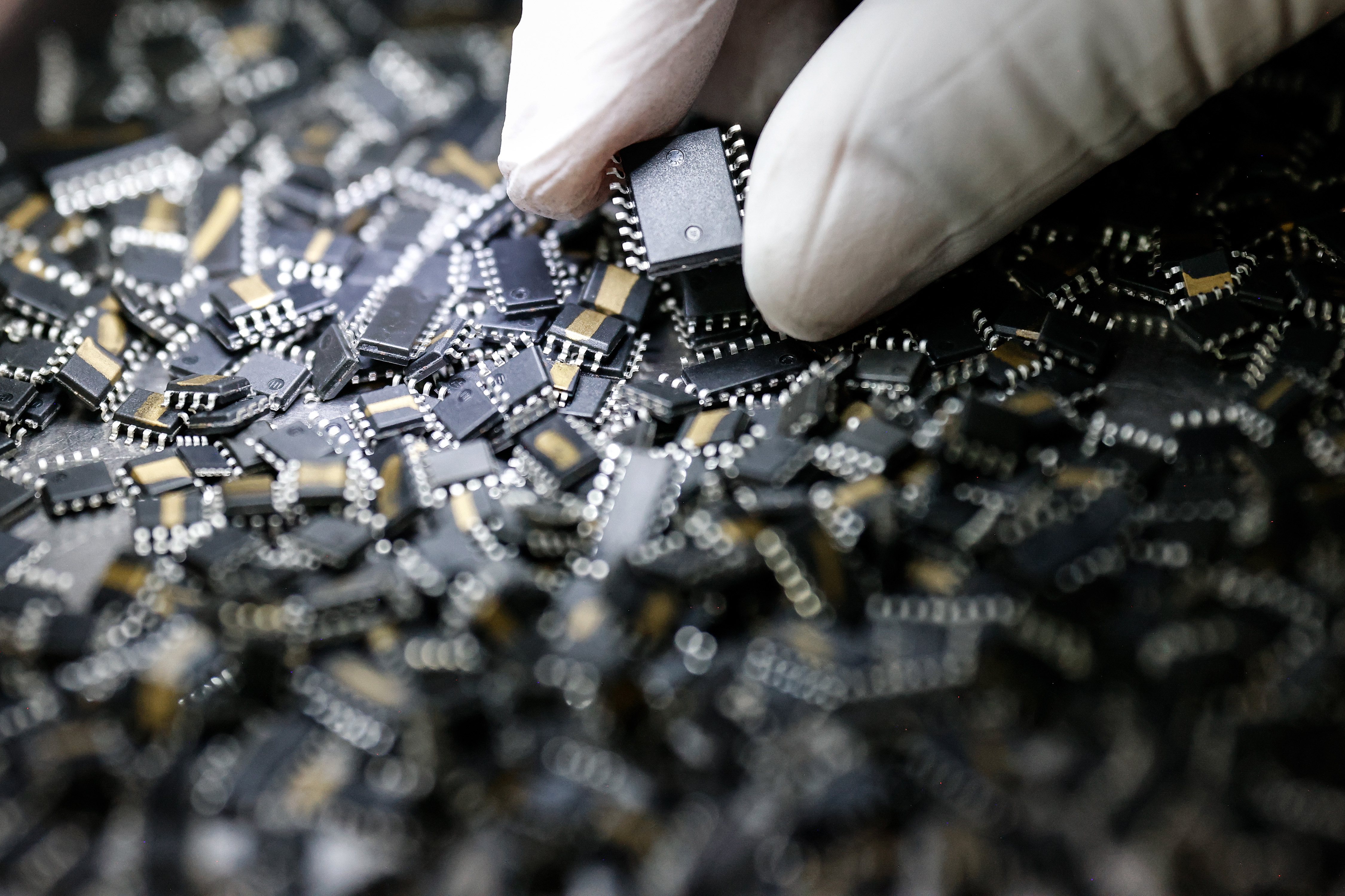 Hana Semiconductor factory floor, Thailand, Bloomberg News